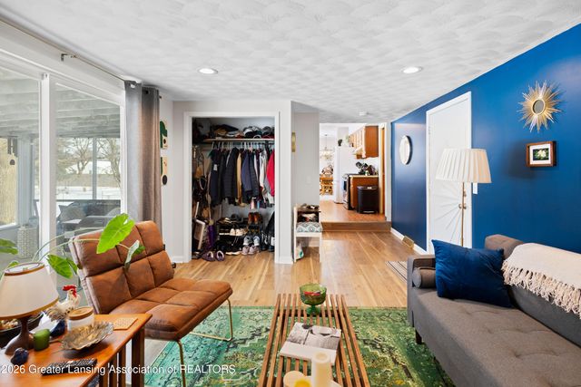 4236 Oakcrest Drive, Lansing, MI 48917