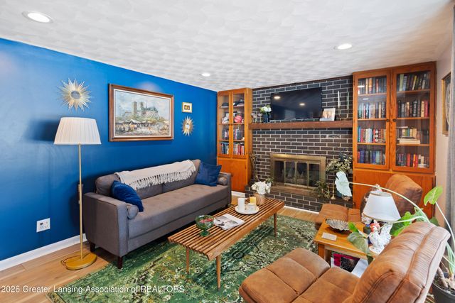 4236 Oakcrest Drive, Lansing, MI 48917