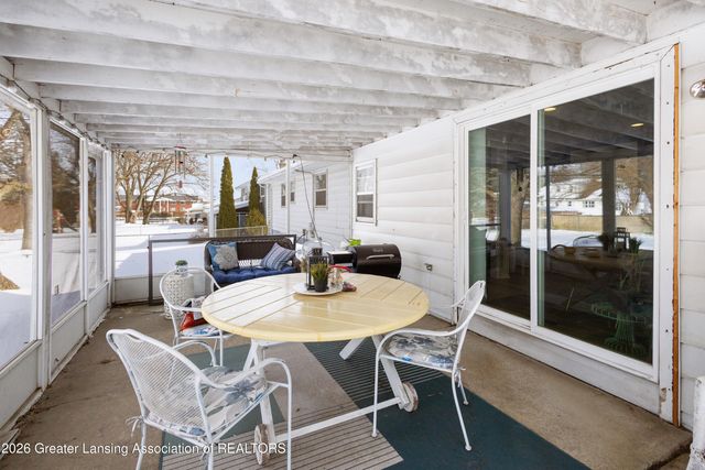 4236 Oakcrest Drive, Lansing, MI 48917