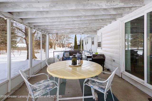 4236 Oakcrest Drive, Lansing, MI 48917