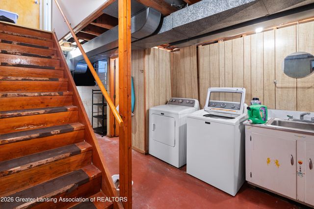 4236 Oakcrest Drive, Lansing, MI 48917