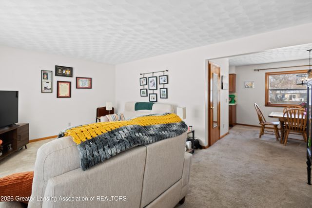 4236 Oakcrest Drive, Lansing, MI 48917