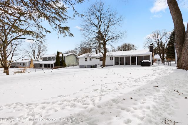 4236 Oakcrest Drive, Lansing, MI 48917