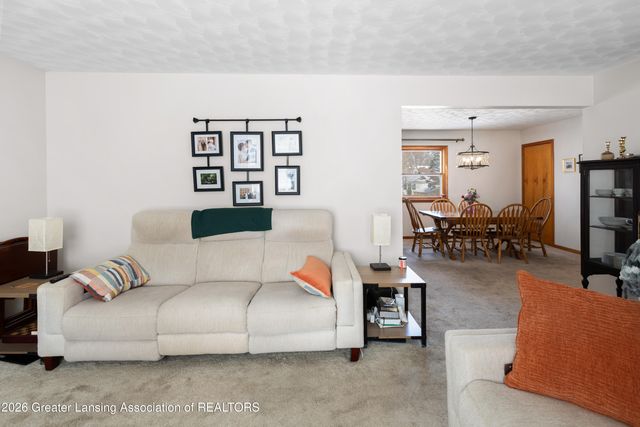 4236 Oakcrest Drive, Lansing, MI 48917