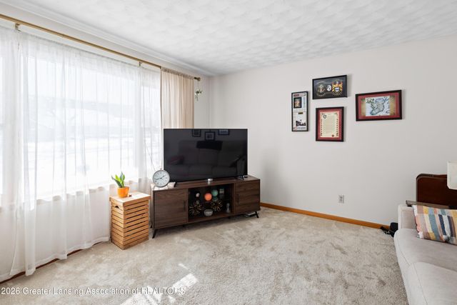 4236 Oakcrest Drive, Lansing, MI 48917