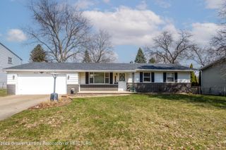 4236 Oakcrest Drive, Lansing, MI 48917