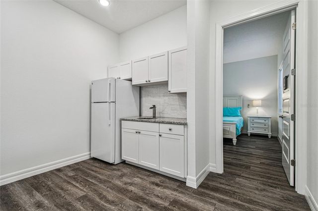 10555 LAKE BREEZE DRIVE, Seminole, FL 33772