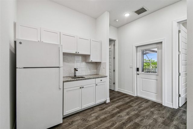 10555 LAKE BREEZE DRIVE, Seminole, FL 33772