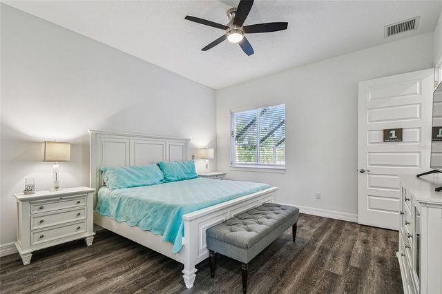 10555 LAKE BREEZE DRIVE, Seminole, FL 33772