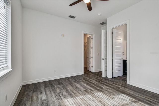 10555 LAKE BREEZE DRIVE, Seminole, FL 33772