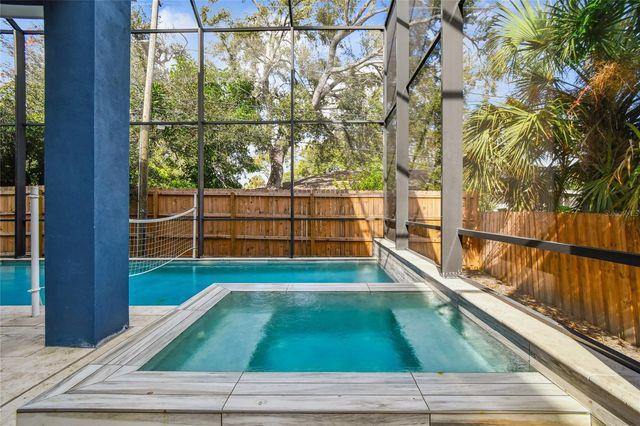 10555 LAKE BREEZE DRIVE, Seminole, FL 33772