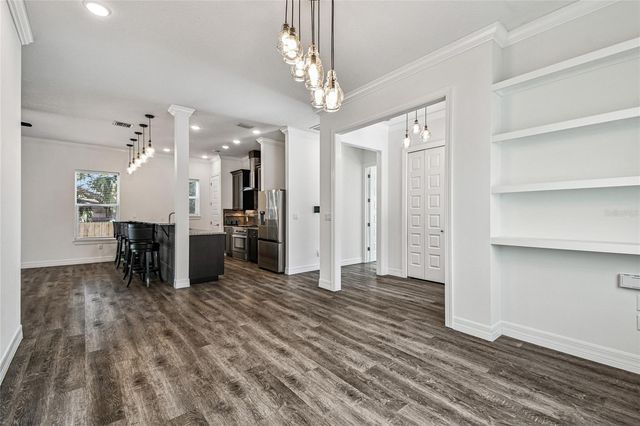 10555 LAKE BREEZE DRIVE, Seminole, FL 33772