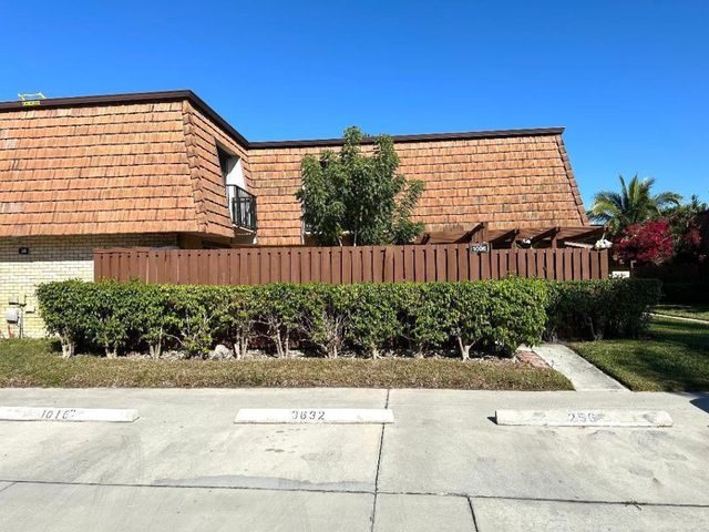 1006 10th Lane, Greenacres, FL 33463