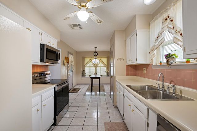 6230 Knollwest Drive, Houston, TX 77072