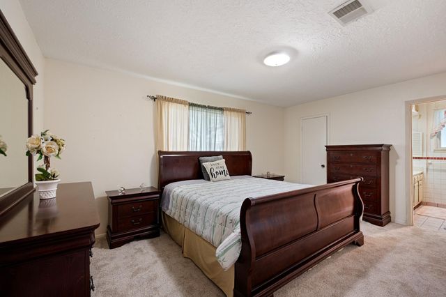 6230 Knollwest Drive, Houston, TX 77072