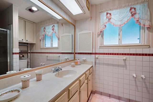 6230 Knollwest Drive, Houston, TX 77072