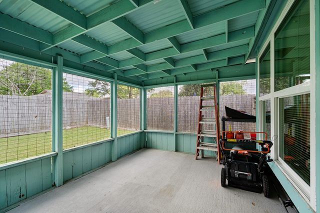 6230 Knollwest Drive, Houston, TX 77072