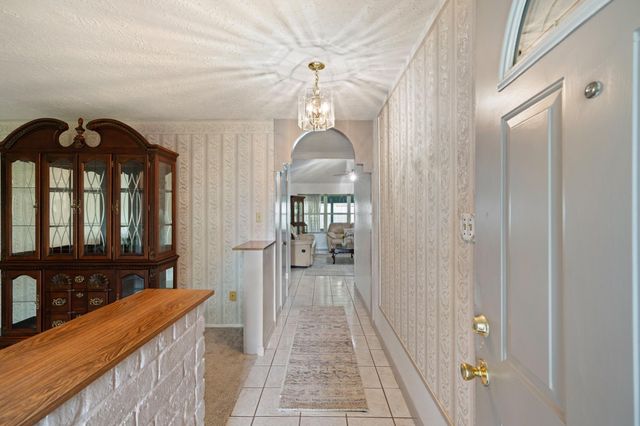 6230 Knollwest Drive, Houston, TX 77072