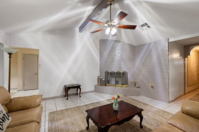 6230 Knollwest Drive, Houston, TX 77072