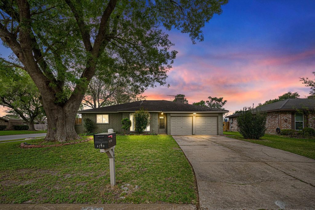 6230 Knollwest Drive, Houston, TX 77072