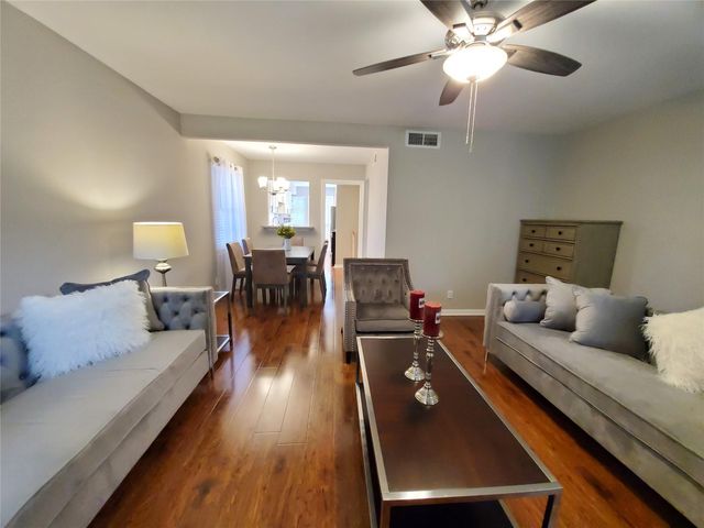 5206 Arboles Drive B3, Houston, TX 77035