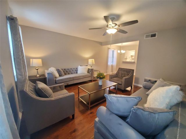 5206 Arboles Drive B3, Houston, TX 77035