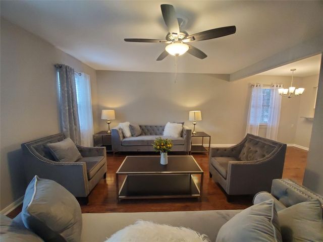 5206 Arboles Drive B3, Houston, TX 77035
