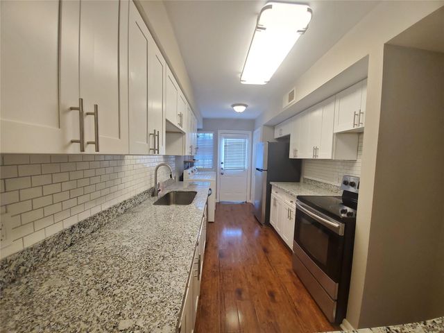 5206 Arboles Drive B3, Houston, TX 77035