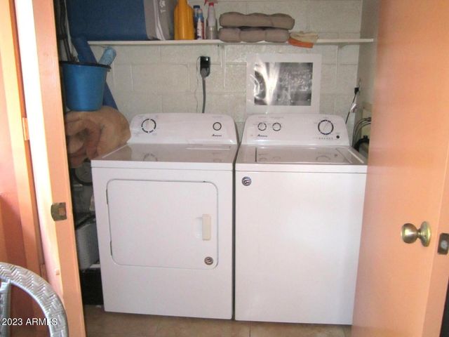 12222 N PARADISE VILLAGE Parkway 402, Phoenix, AZ 85032