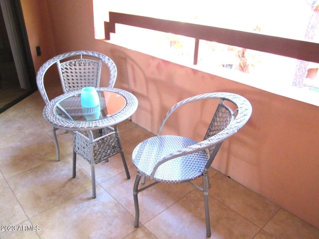 12222 N PARADISE VILLAGE Parkway 402, Phoenix, AZ 85032