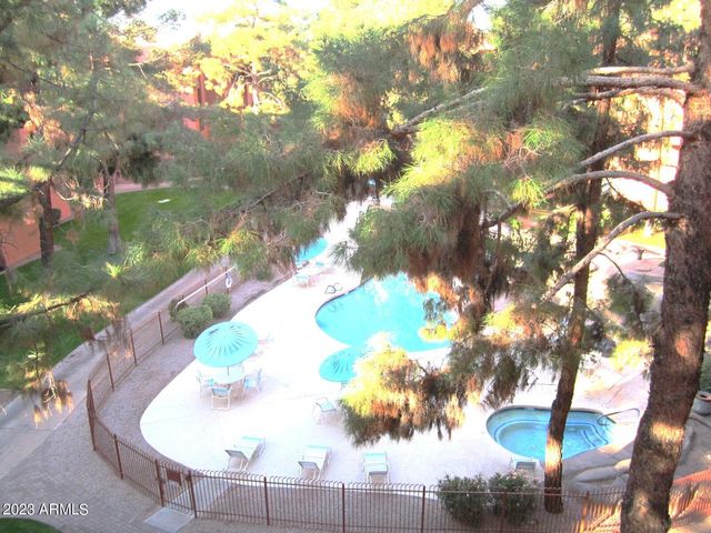 12222 N PARADISE VILLAGE Parkway 402, Phoenix, AZ 85032