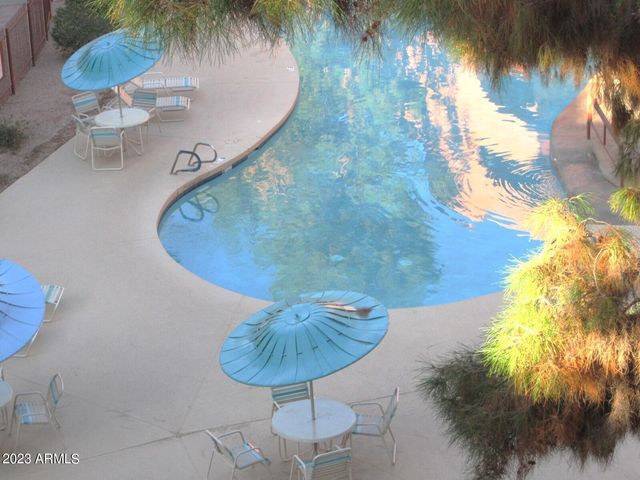 12222 N PARADISE VILLAGE Parkway 402, Phoenix, AZ 85032