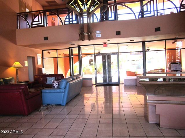 12222 N PARADISE VILLAGE Parkway 402, Phoenix, AZ 85032