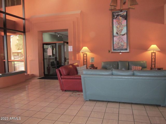 12222 N PARADISE VILLAGE Parkway 402, Phoenix, AZ 85032
