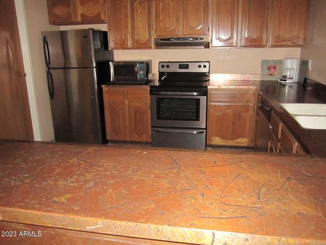 12222 N PARADISE VILLAGE Parkway 402, Phoenix, AZ 85032