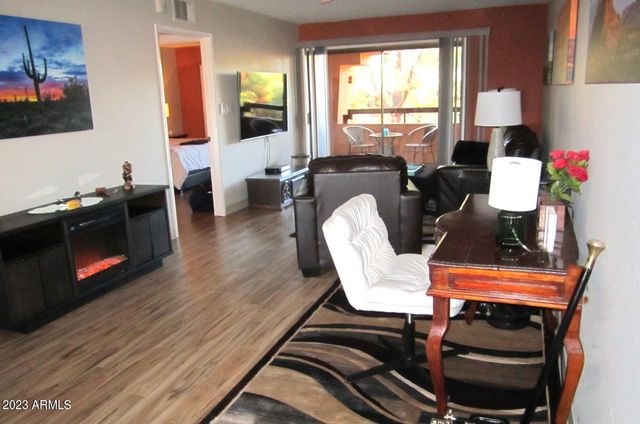 12222 N PARADISE VILLAGE Parkway 402, Phoenix, AZ 85032