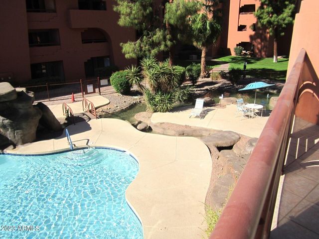 12222 N PARADISE VILLAGE Parkway 402, Phoenix, AZ 85032