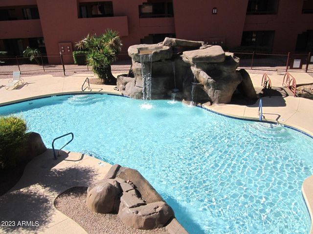 12222 N PARADISE VILLAGE Parkway 402, Phoenix, AZ 85032