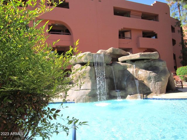 12222 N PARADISE VILLAGE Parkway 402, Phoenix, AZ 85032