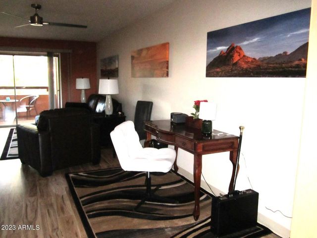 12222 N PARADISE VILLAGE Parkway 402, Phoenix, AZ 85032