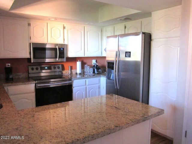 12222 N PARADISE VILLAGE Parkway 402, Phoenix, AZ 85032