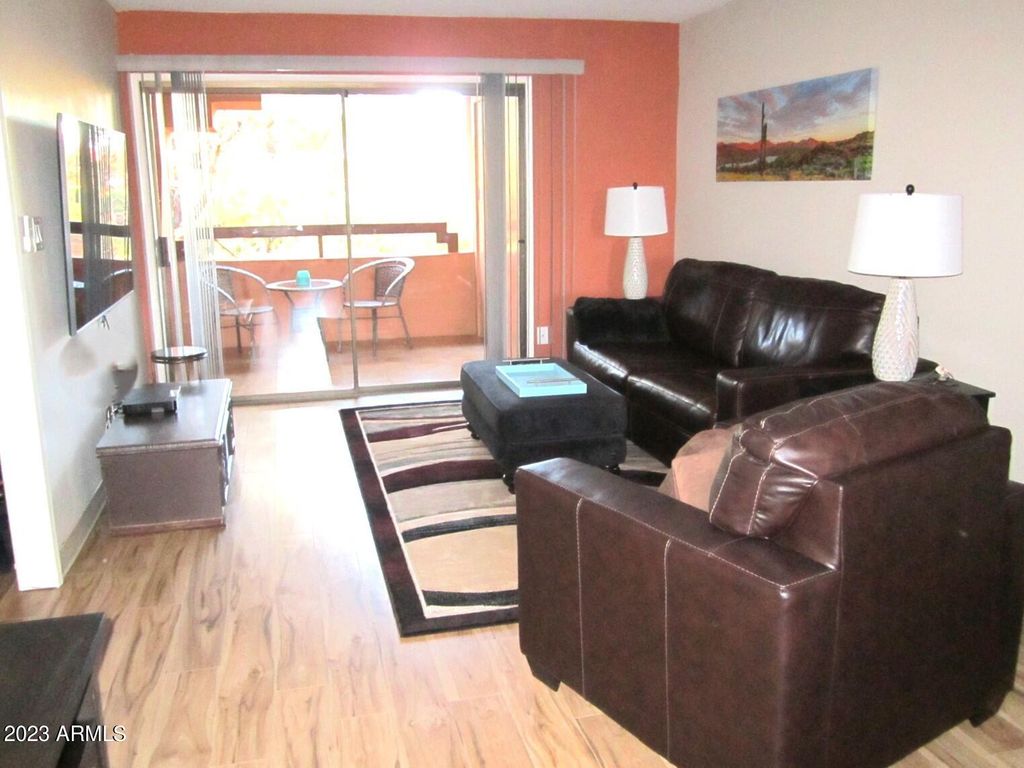 12222 N PARADISE VILLAGE Parkway 402, Phoenix, AZ 85032