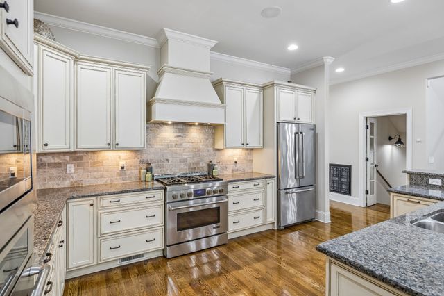 4001 Wallace Ln, Nashville, TN 37215