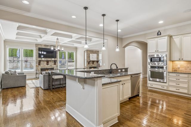 4001 Wallace Ln, Nashville, TN 37215