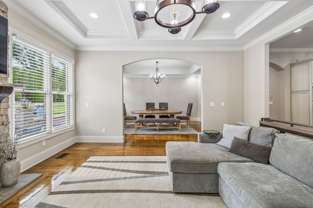 4001 Wallace Ln, Nashville, TN 37215