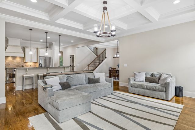 4001 Wallace Ln, Nashville, TN 37215
