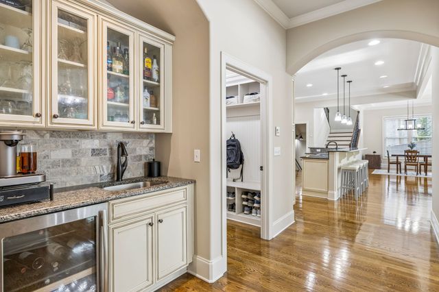 4001 Wallace Ln, Nashville, TN 37215