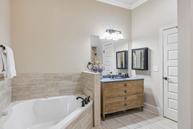 4001 Wallace Ln, Nashville, TN 37215