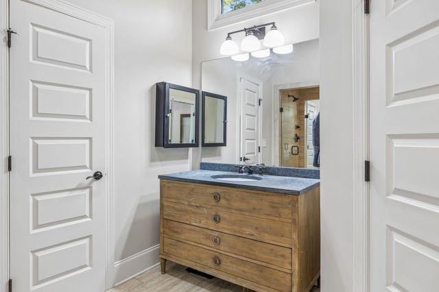 4001 Wallace Ln, Nashville, TN 37215