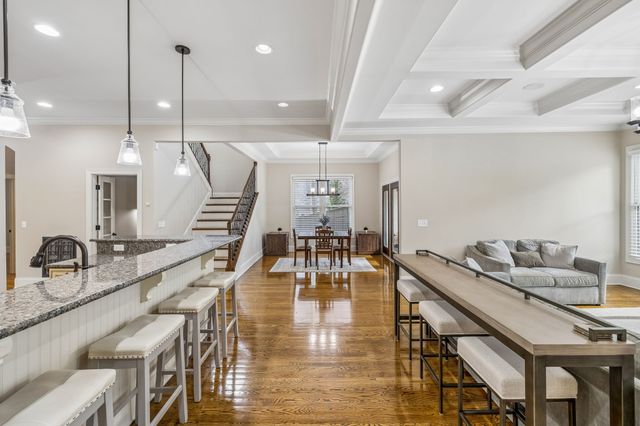 4001 Wallace Ln, Nashville, TN 37215